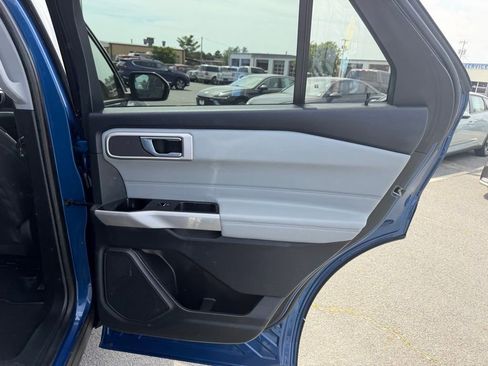 Used 2022 Ford Explorer XLT w/ Equipment Group 202A image 34