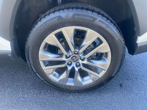 Used 2019 Toyota RAV4 Limited w/ Cold Weather Package AWD/4WD image 26