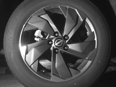 Used 2025 Nissan Rogue SV FWD image 15