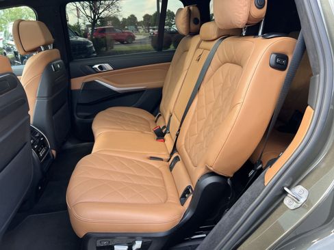 Used 2023 BMW X7 xDrive40i w/ M Sport Package AWD/4WD image 25