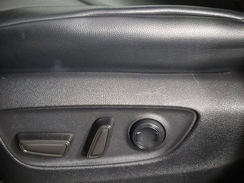 Used 2022 Toyota Highlander XLE FWD image 24