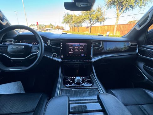 Used 2022 Jeep Wagoneer Series III w/ Convenience Group I image 31