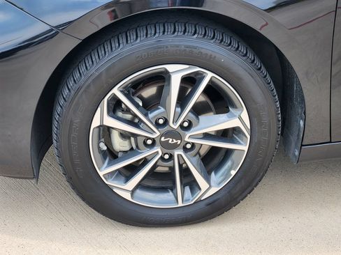 Certified 2024 Kia Forte LXS FWD image 16