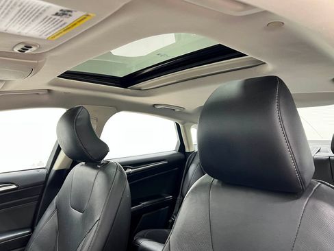 Used 2019 Ford Fusion Titanium FWD image 13