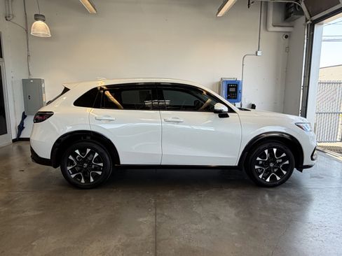 Used 2026 Honda HR-V EX-L image 2