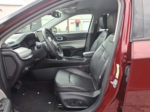 Used 2022 Jeep Compass Limited image 14