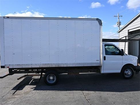 Used 2017 Chevrolet Express 3500 Work Van image 36
