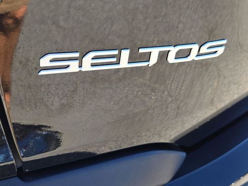 New 2026 Kia Seltos EX image 11