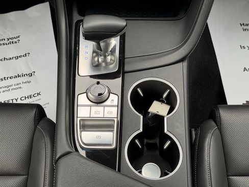 Used 2025 Genesis G70 2.5T image 38