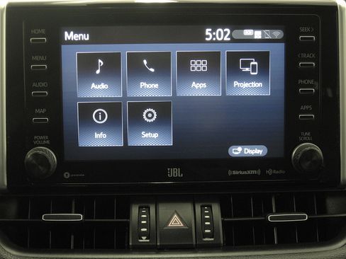 Used 2021 Toyota RAV4 XLE Premium image 14