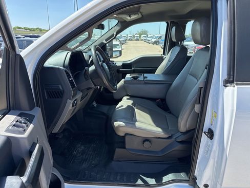 Used 2022 Ford F250 XL w/ Power Equipment Group image 19