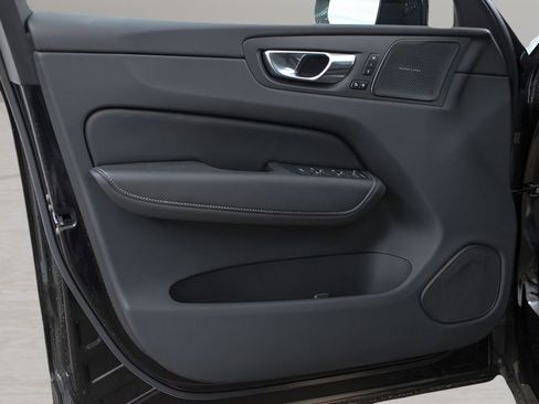 Certified 2025 Volvo XC60 B5 Ultra AWD/4WD image 34