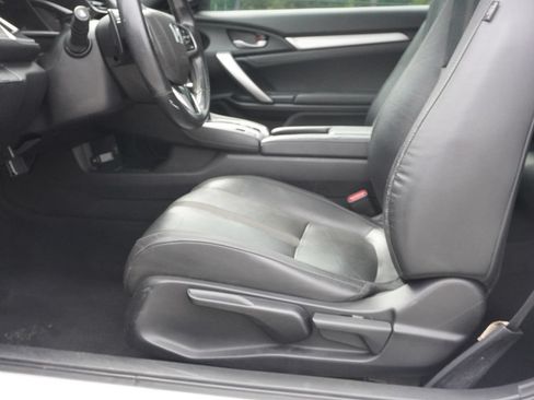 Used 2019 Honda Civic Touring image 23