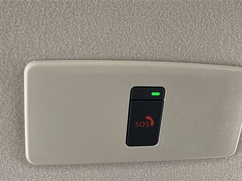 New 2025 Nissan Versa SR w/ Trunk Package image 28