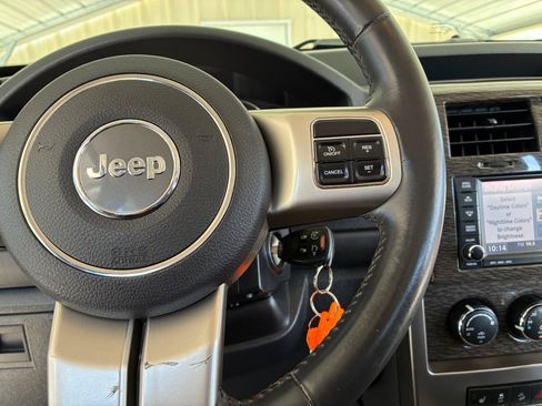 Used 2011 Jeep Liberty Limited Jet AWD/4WD image 25