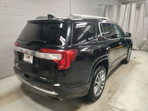 Used 2023 GMC Acadia Denali image 2