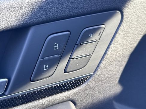 Used 2024 Audi SQ5 Premium w/ Convenience Package image 16