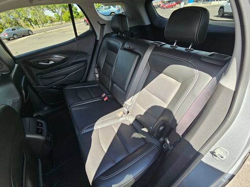 Used 2023 GMC Terrain SLT w/ Tech Package FWD image 13