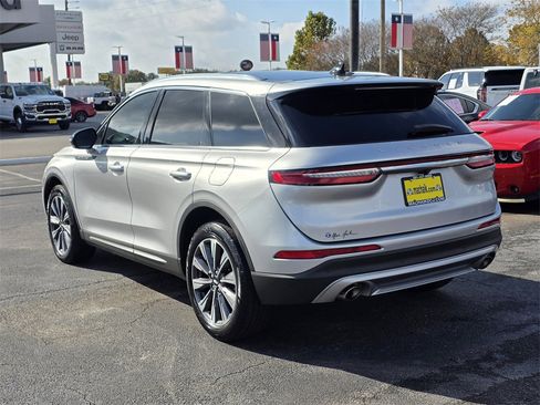 Used 2020 Lincoln Corsair Reserve w/ Rear Removable Package Tray image 6