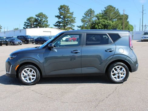 Used 2024 Kia Soul LX w/ Option Group 015 FWD image 3