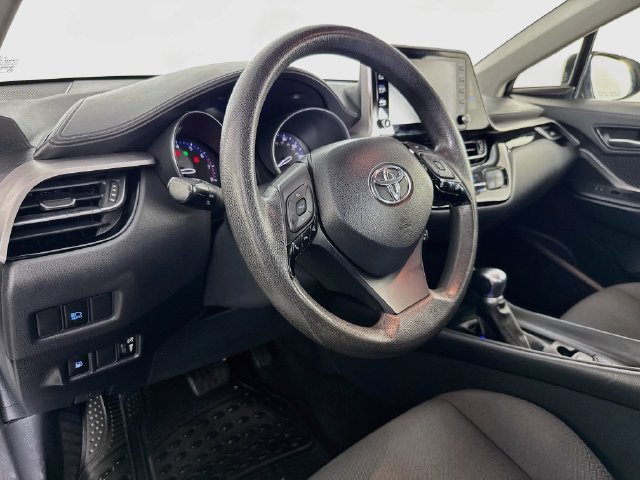 Used 2020 Toyota C-HR LE FWD image 19