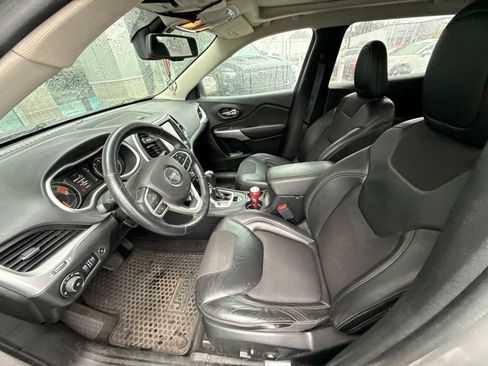 Used 2018 Jeep Cherokee Latitude Plus w/ Comfort/Convenience Group AWD/4WD image 9