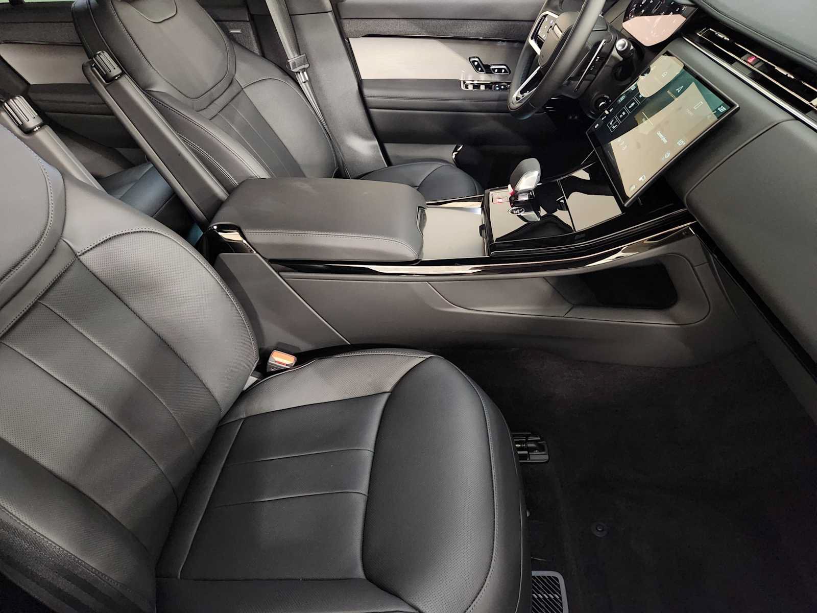 New 2027 Land Rover Range Rover Sport SE AWD/4WD image 3