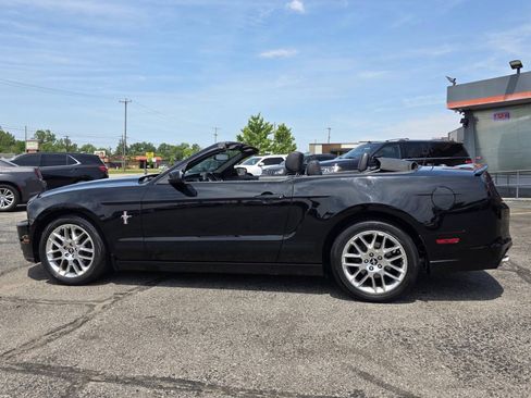Used 2013 Ford Mustang Premium RWD image 14