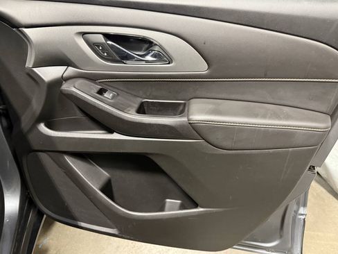 Used 2020 Chevrolet Traverse LT w/ LPO, Floor Liner Package AWD/4WD image 12