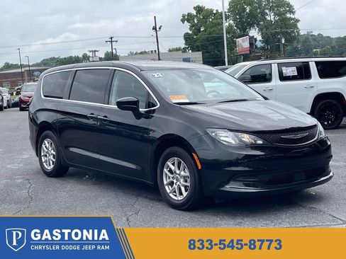 Certified 2023 Chrysler Voyager LX FWD image 1