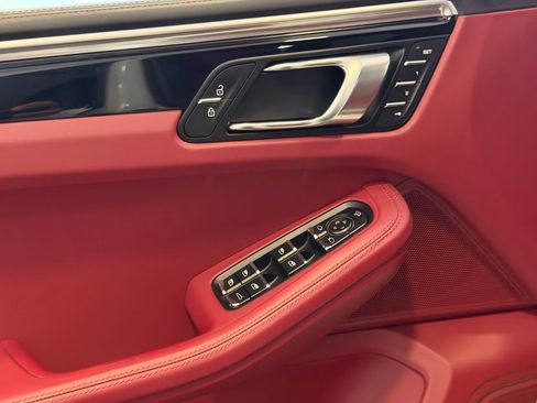 Certified 2023 Porsche Macan S AWD/4WD image 14