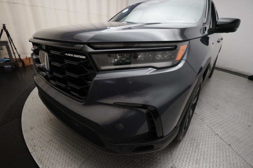 Used 2025 Honda Pilot Black Edition image 24