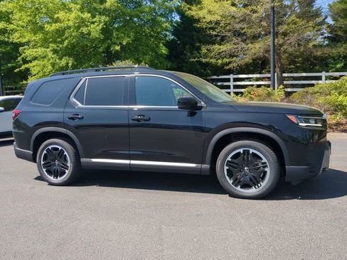 New 2026 Honda Pilot image 2