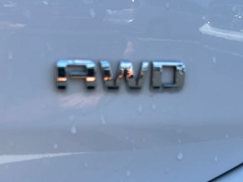 Used 2023 Chevrolet Equinox LS AWD/4WD image 18