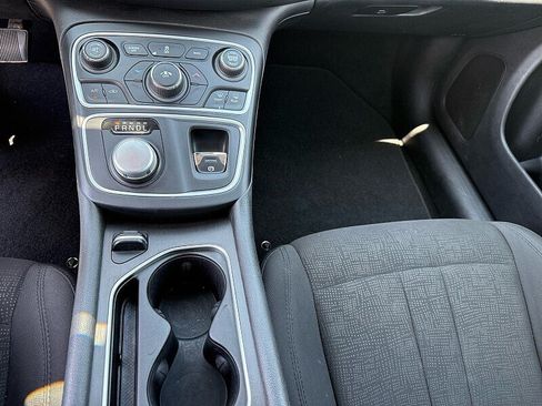 Used 2016 Chrysler 200 Limited FWD image 40