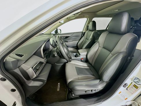 Used 2025 Subaru Outback Onyx Edition AWD/4WD image 13