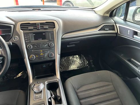 Used 2018 Ford Fusion SE image 11