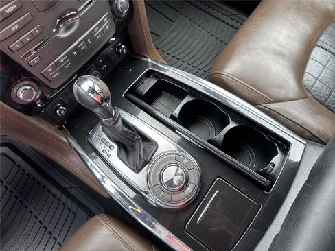 Used 2019 Nissan Armada Platinum w/ Captain's Chairs Package RWD image 13
