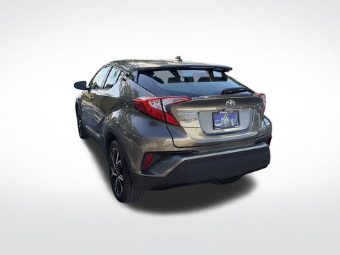 Used 2021 Toyota C-HR XLE FWD image 6