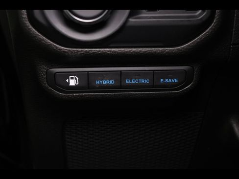 Used 2022 Jeep Wrangler Unlimited Sahara w/ Cold Weather Group AWD/4WD image 26