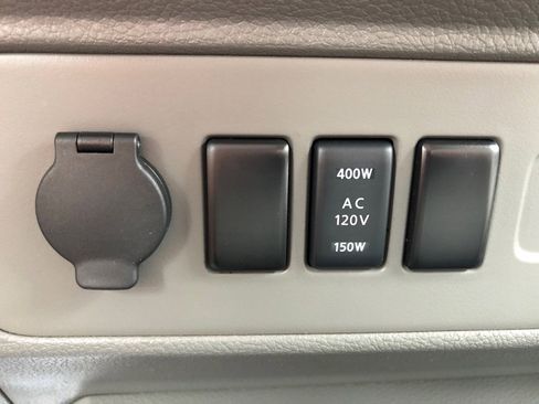 Used 2018 Nissan NV 2500 SL w/ Navigation Package image 28