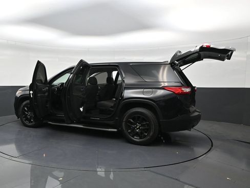 Used 2020 Chevrolet Traverse LS FWD image 32