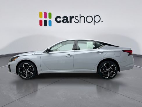 Used 2023 Nissan Altima 2.5 SR AWD/4WD image 2