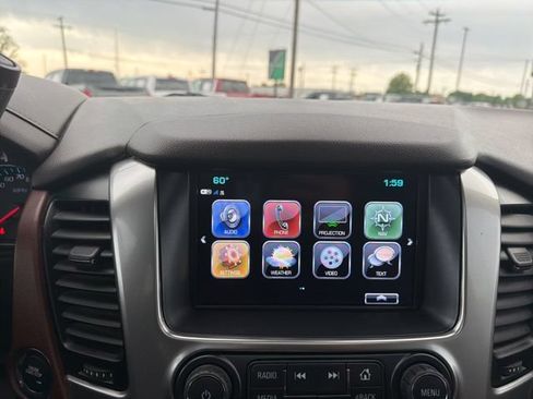 Used 2019 Chevrolet Suburban Premier AWD/4WD image 28