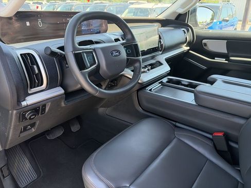Certified 2025 Ford Expedition Active AWD/4WD image 11