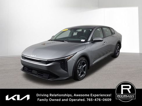 Used 2025 Kia K4 LXS image 11