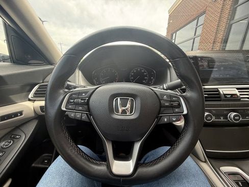 Used 2018 Honda Accord Touring image 20