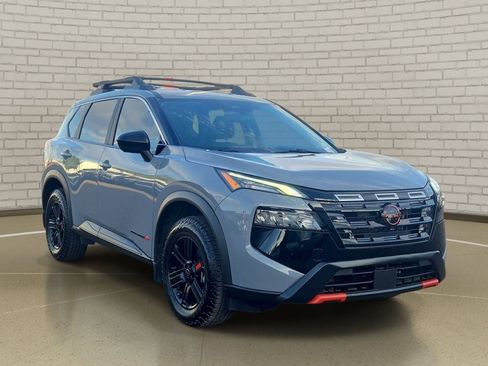 Certified 2025 Nissan Rogue SV image 3