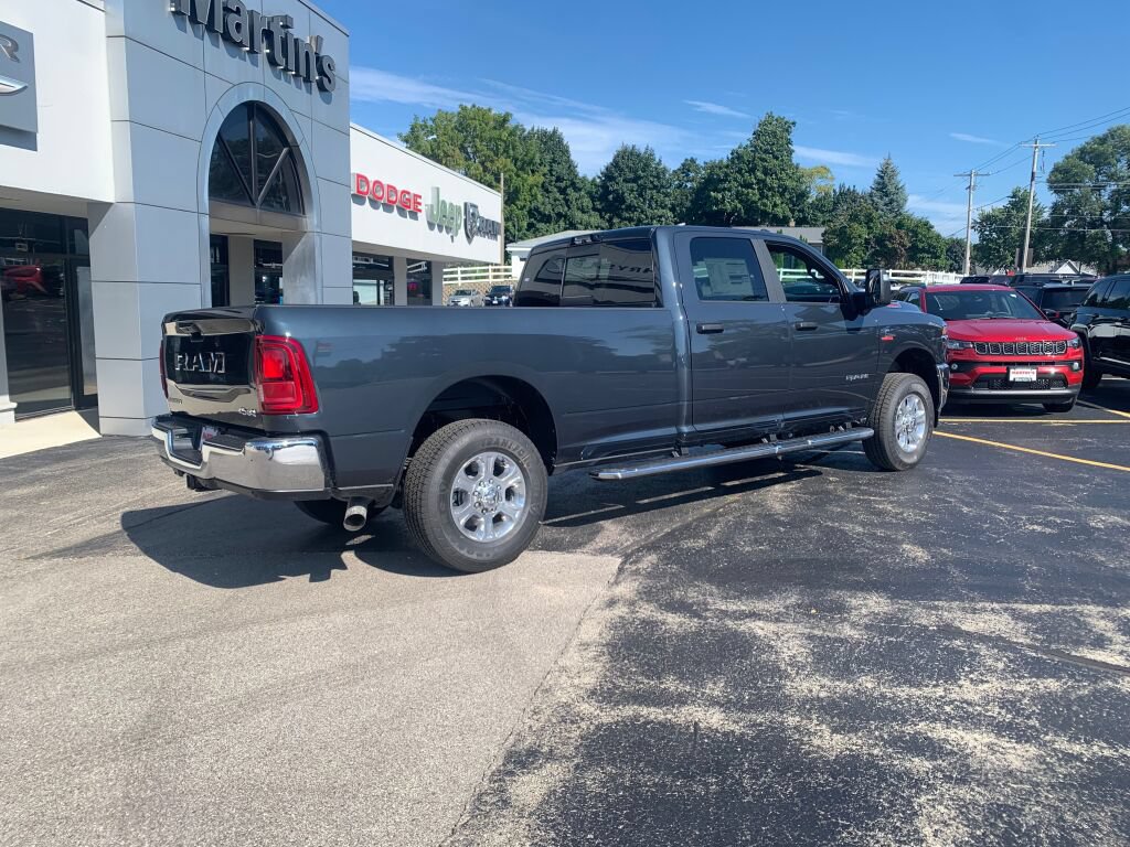 New 2027 RAM 3500 Big Horn AWD/4WD image 3