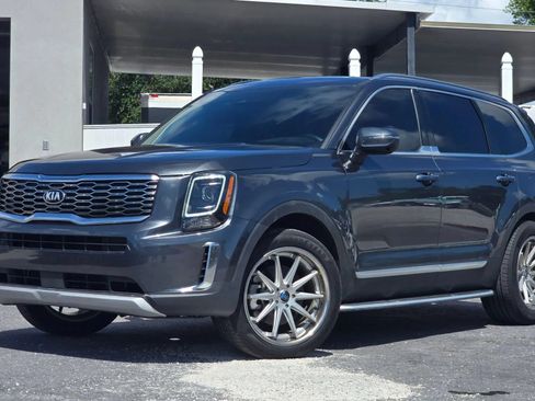 Used 2020 Kia Telluride S w/ S 8 Passenger Seating Package FWD image 2